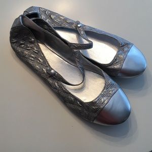 Wanted brand flats
