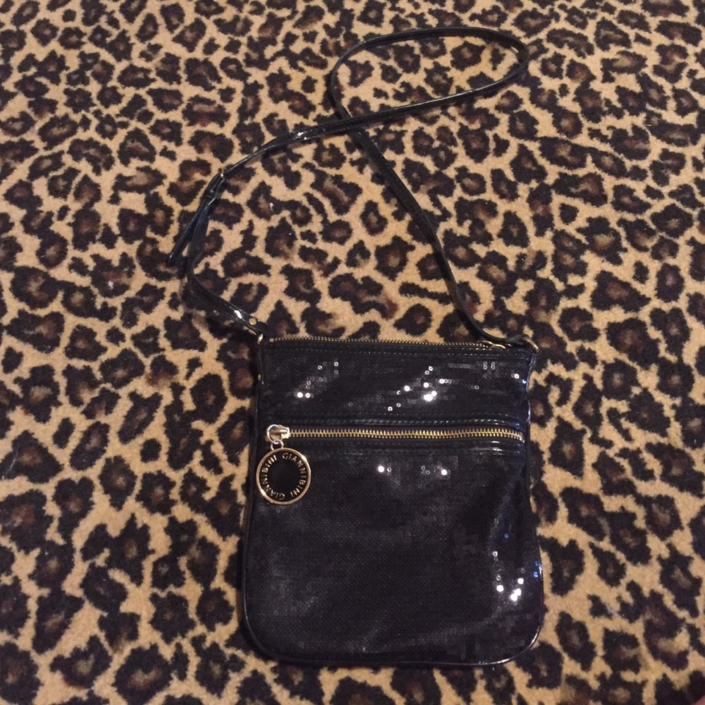 Black sequined Gianni Bini cross body