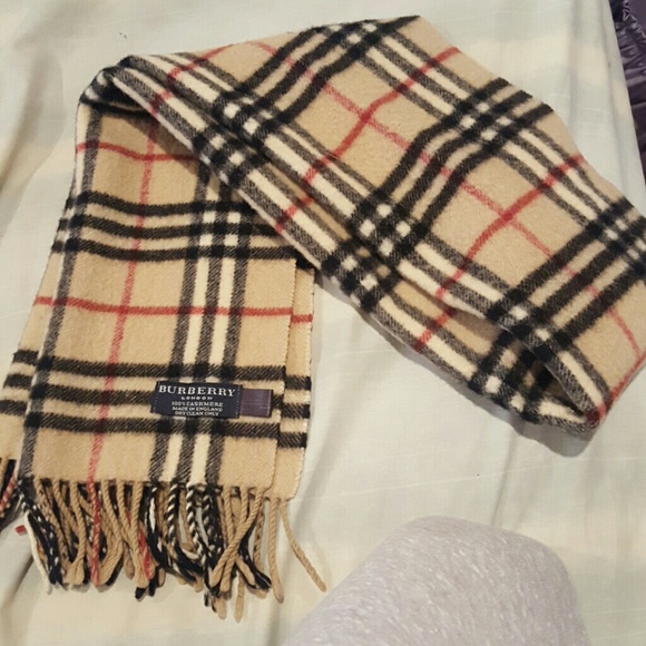 Burberry Scarf - Picture 2 of 3
