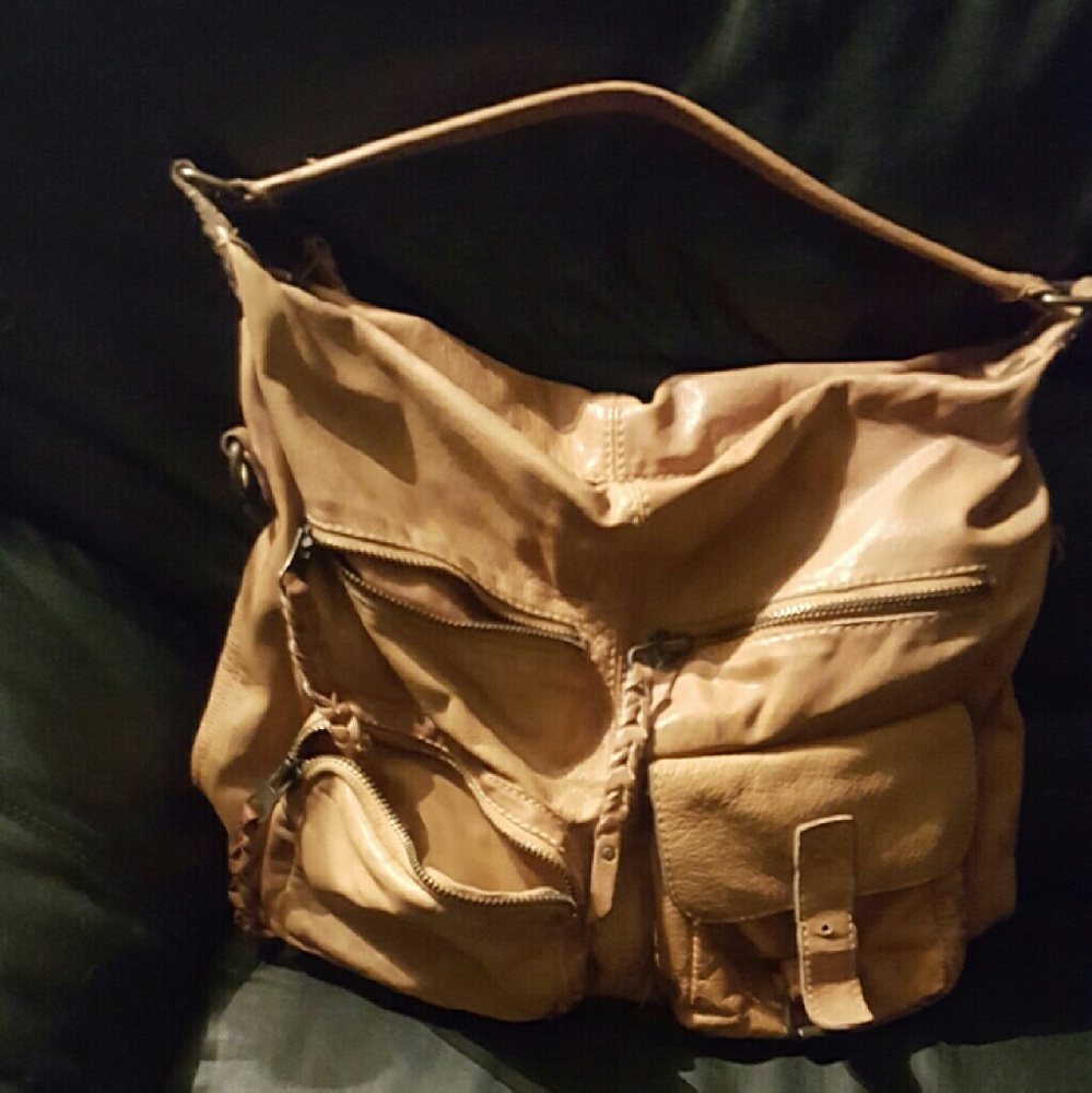 Tano leather bag.