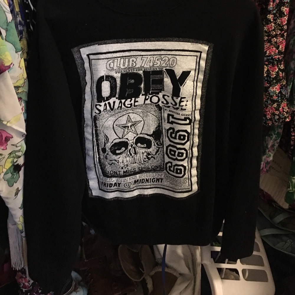 Black obey pullover sweatshirt