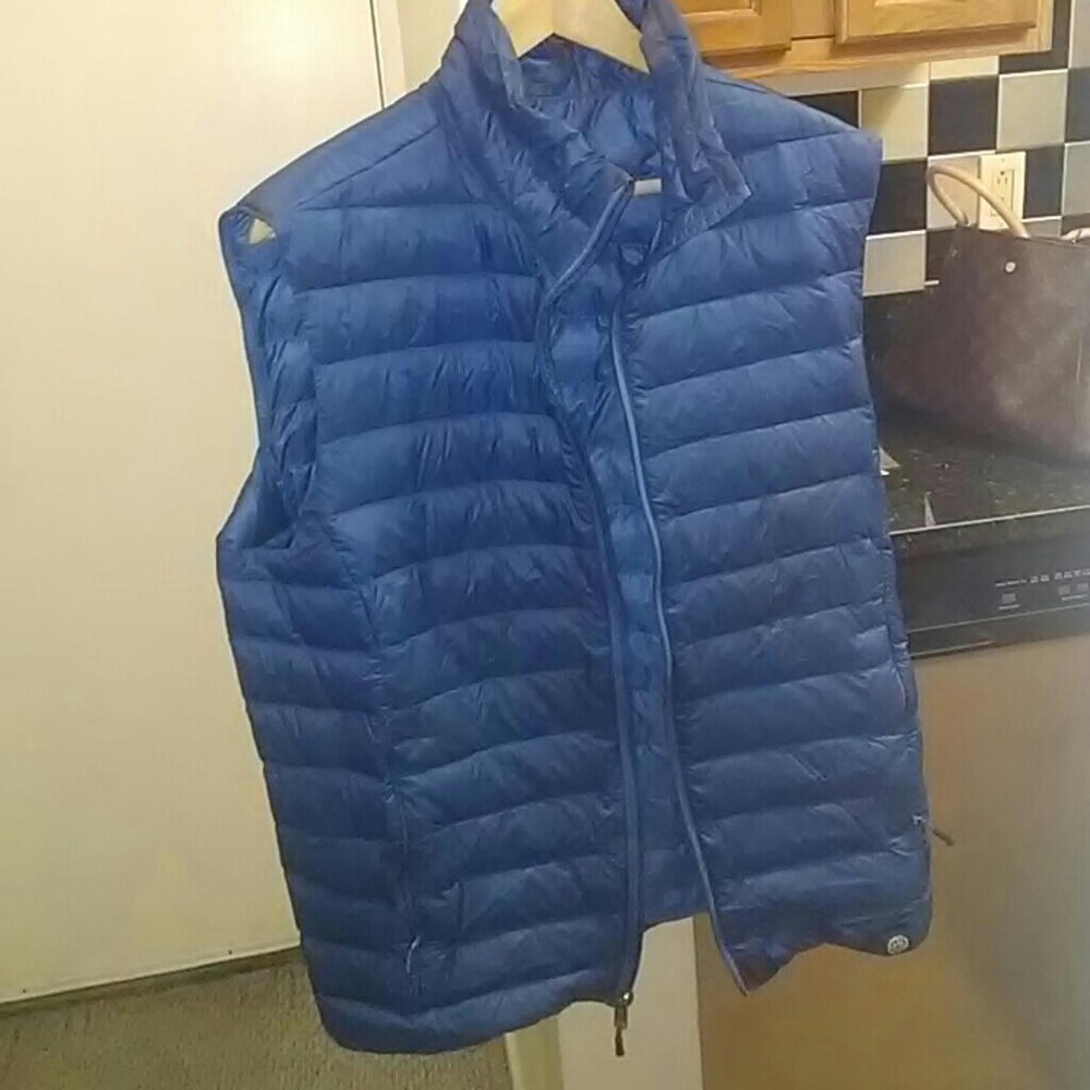 Mens down vest