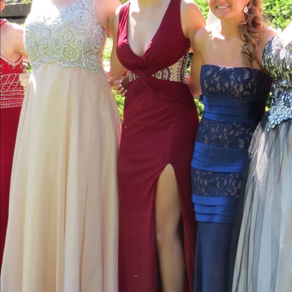 Prom dress - Picture 2 of 4