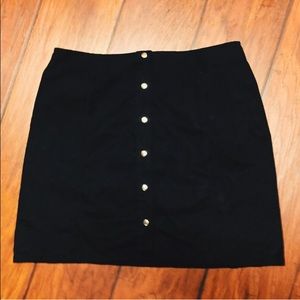 🦄 Forever 21 Black Button Skirt