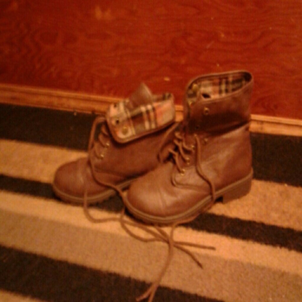Boot - Picture 4 of 4
