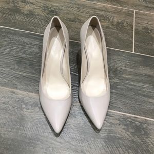 Calvin Klein Gayle leather pump