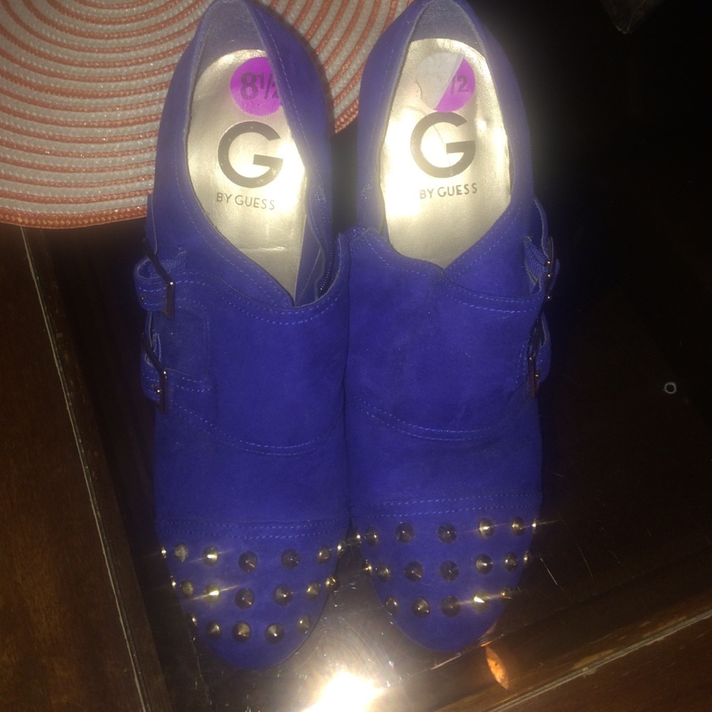 Guess suede bootie