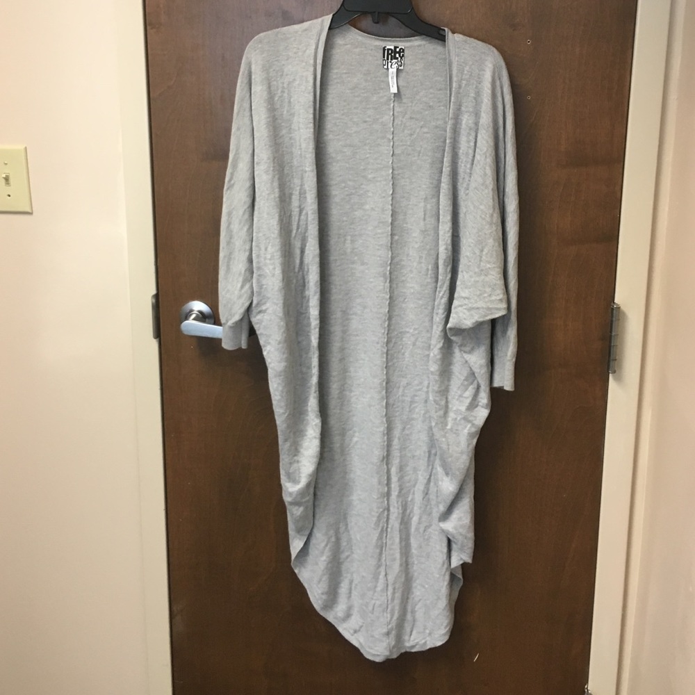 Grey Cocoon wrap free press for free ppl