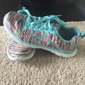 Women's size 8 1/2 skechers flex sole