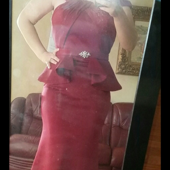 Dress - Picture 2 of 2