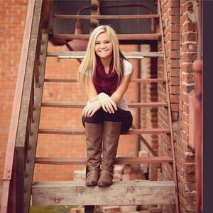 Meet your Posher, Alexis