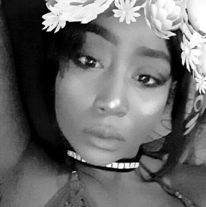 Meet your Posher, Whitney