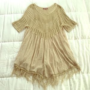 I am selling a lightweight tunic sweater