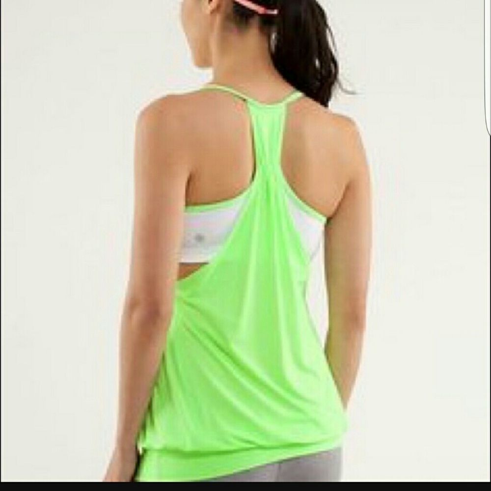 Lululemon tank lightly worn. great condition!