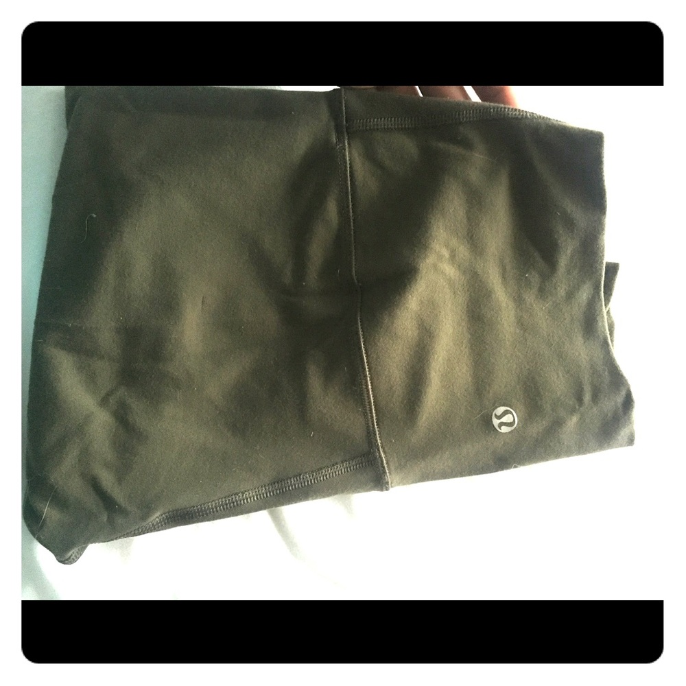Lululemon size 4 olive
