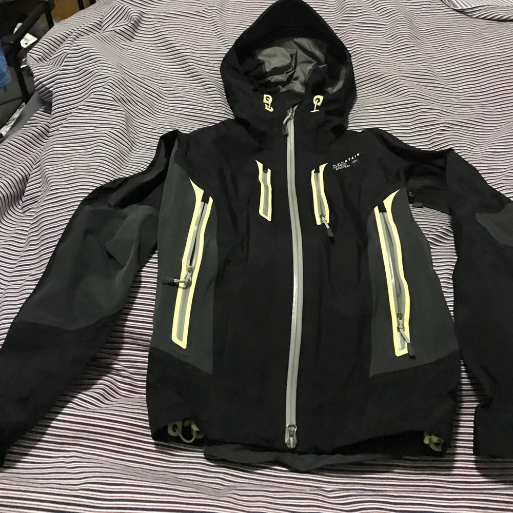 Mountain hardware jacket