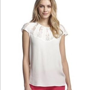 3/4 sleeve Aijek cream lace top XS