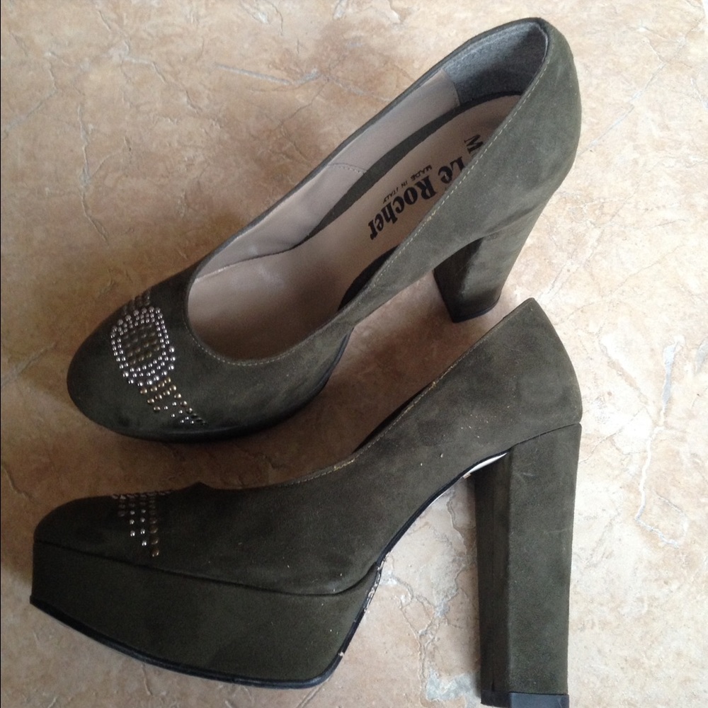 Le Rocher Dark Green Suede Platform.