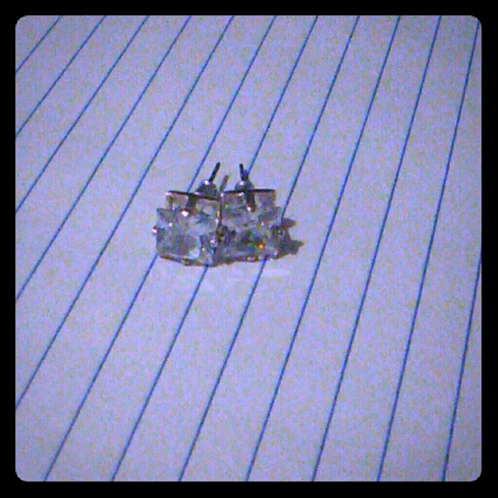 Squar shaped diamond earrings