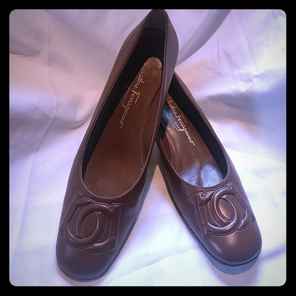 Ferragamo brown heels.  Made in Italy.