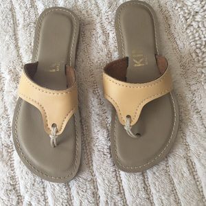 Kino Sandals