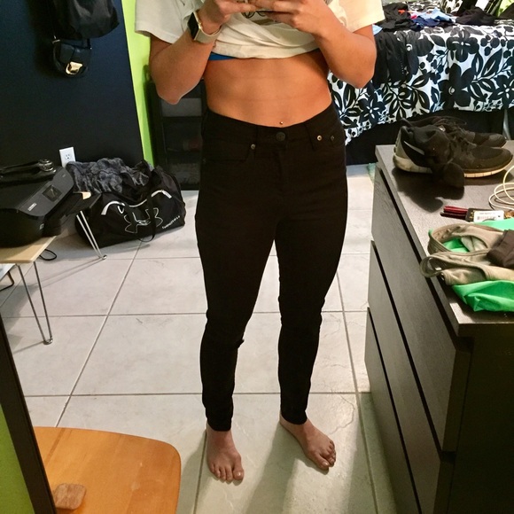 Lookout High-Rise Jean Black - Picture 2 of 3