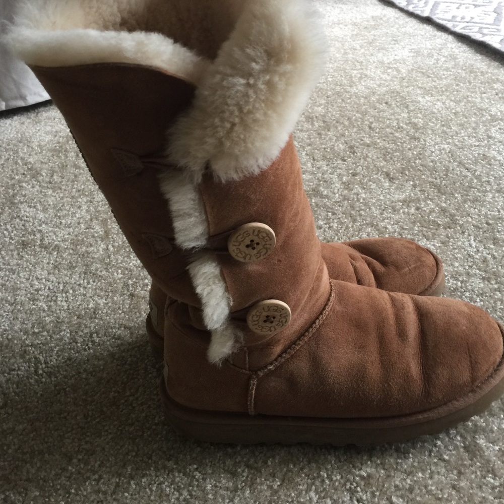 Triple Bailey Button Uggs