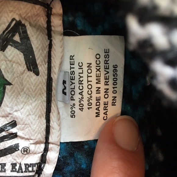 NWOT Baja pull over beach sweater rug - Picture 3 of 3