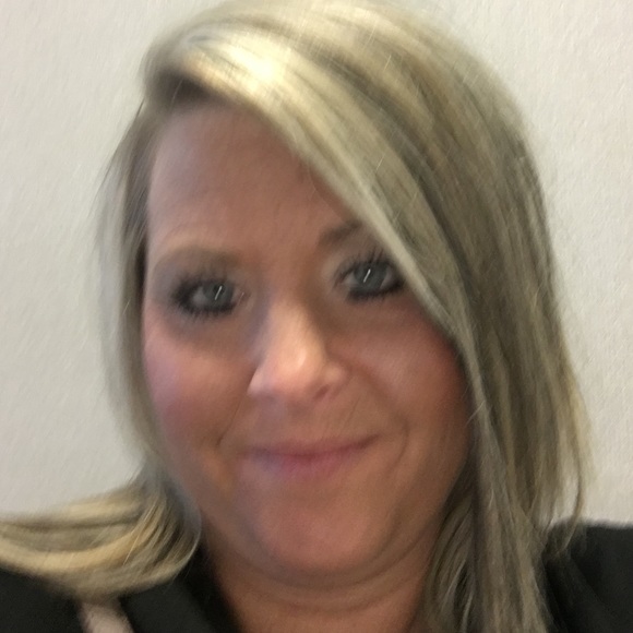 Meet your Posher, Lacey - Picture 1 of 1