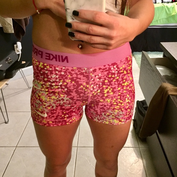 Nike Pro Shorts Size S - Picture 2 of 4