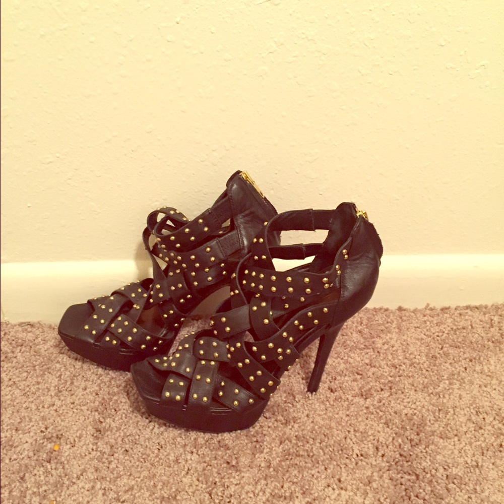 Jessica Simpson high heels