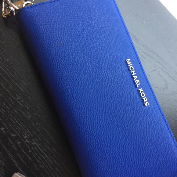 MK Wallet - Picture 1 of 4