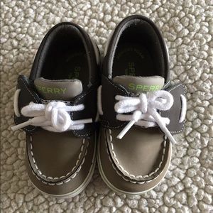 Baby Sperry's size 4