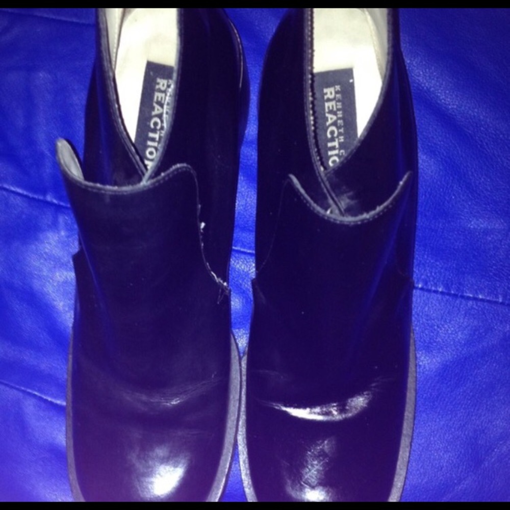 Kenneth Cole black ankle boots