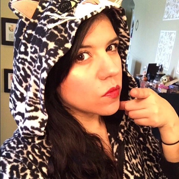 Meet your Posher, Claire - Picture 2 of 4