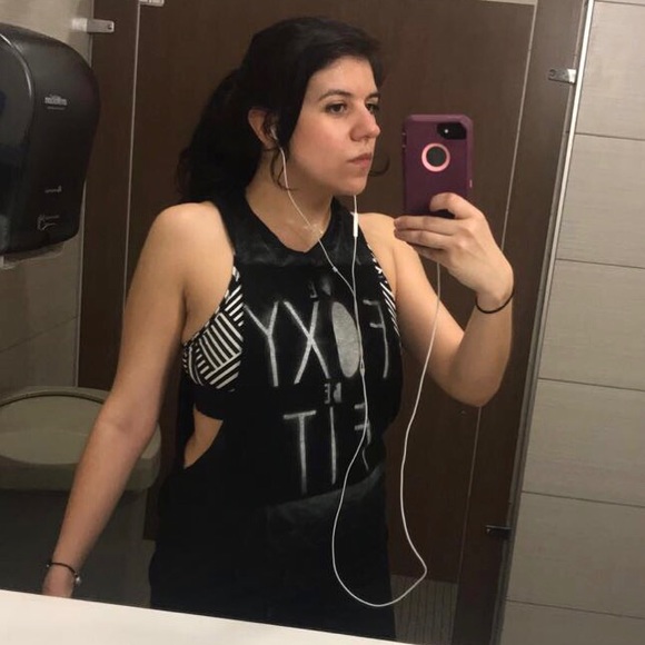 Meet your Posher, Claire - Picture 3 of 4