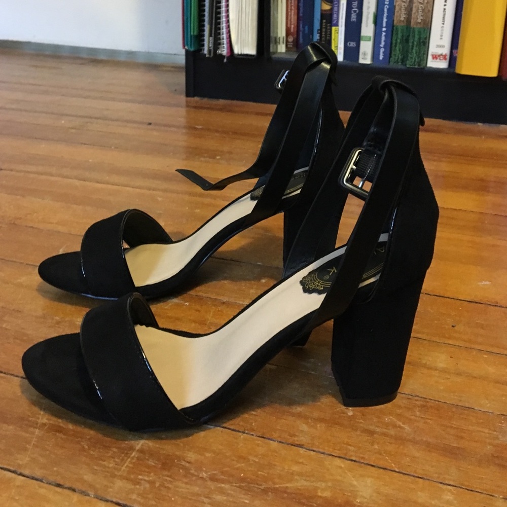 Black suede comfy heels