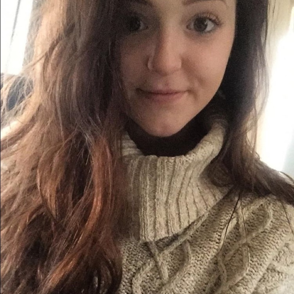 Meet your Posher, Emilee