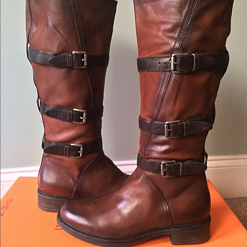 SOLD       Miz Mooz Brandy Charmaine Leather Boots