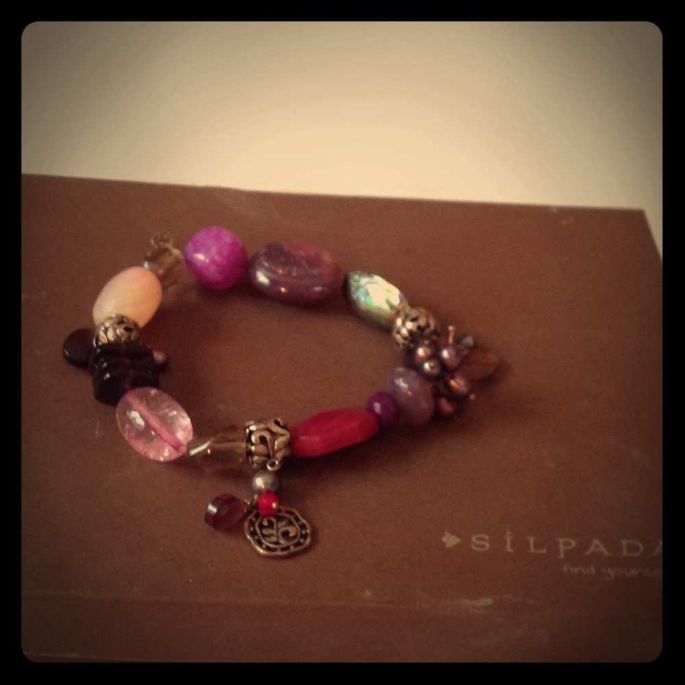Silpada bead necklace and bracelet.