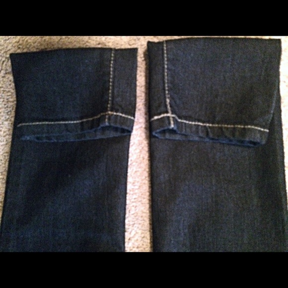 SOLD              2b bebe Embroidered Skinny Jeans - Picture 4 of 4