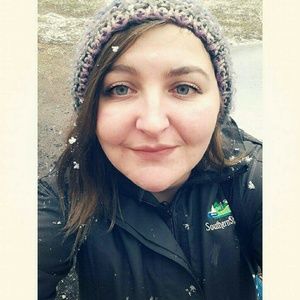 Meet your Posher, Emina