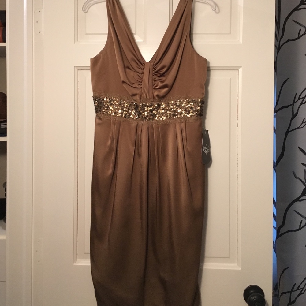 Carmen Marc Valvo gold knee-length cocktail dress