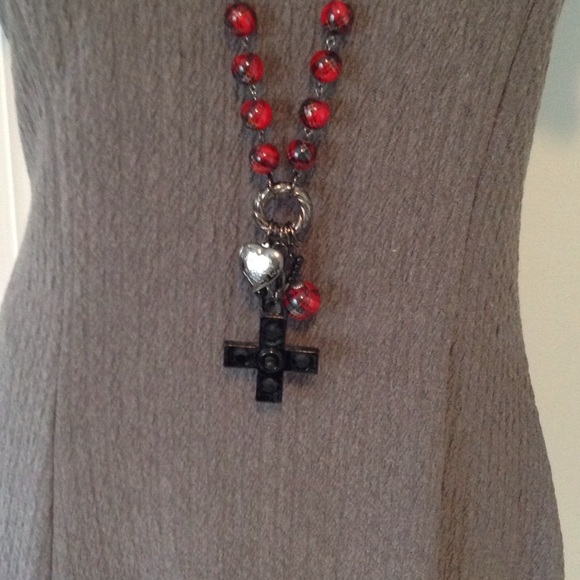 BOGO‼️PRETTY BLACK,PEWTER & RED LONG NECKLACE - Picture 2 of 3
