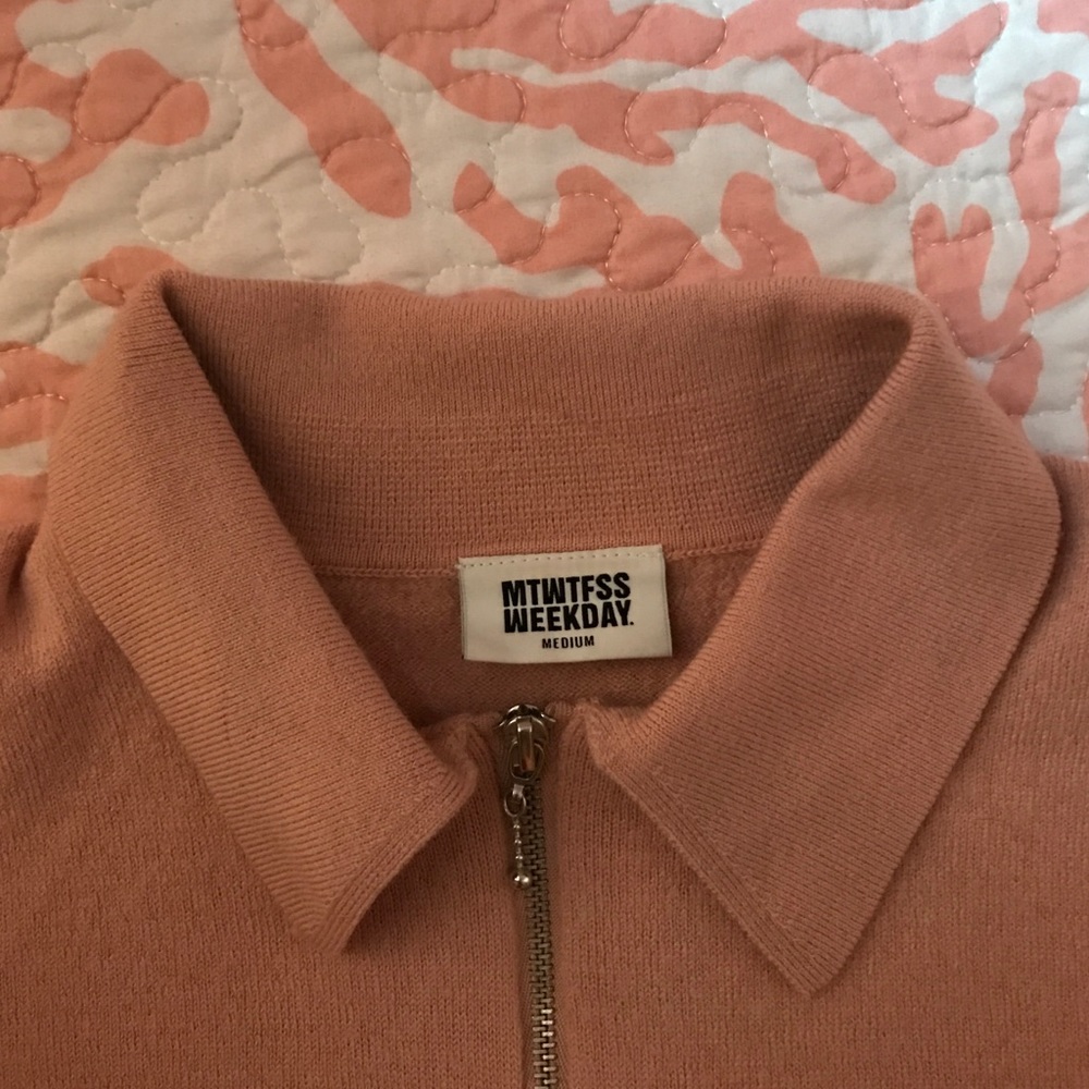 Pastel pink collar zipper shirt