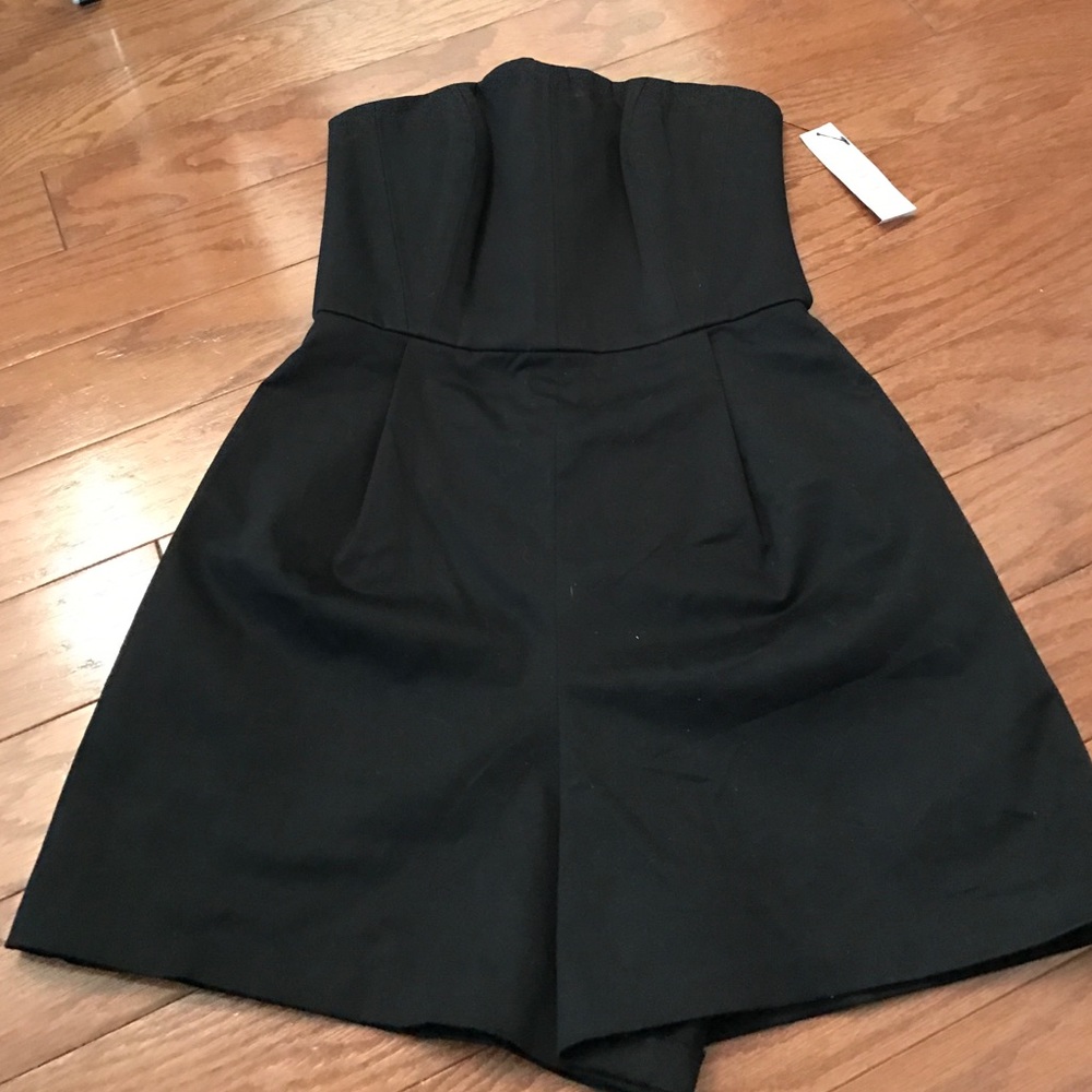 Adorable Alice + Olivia romper with tags