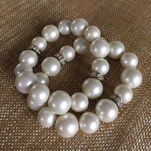 Ann Taylor Pearl & crystal bracelet set