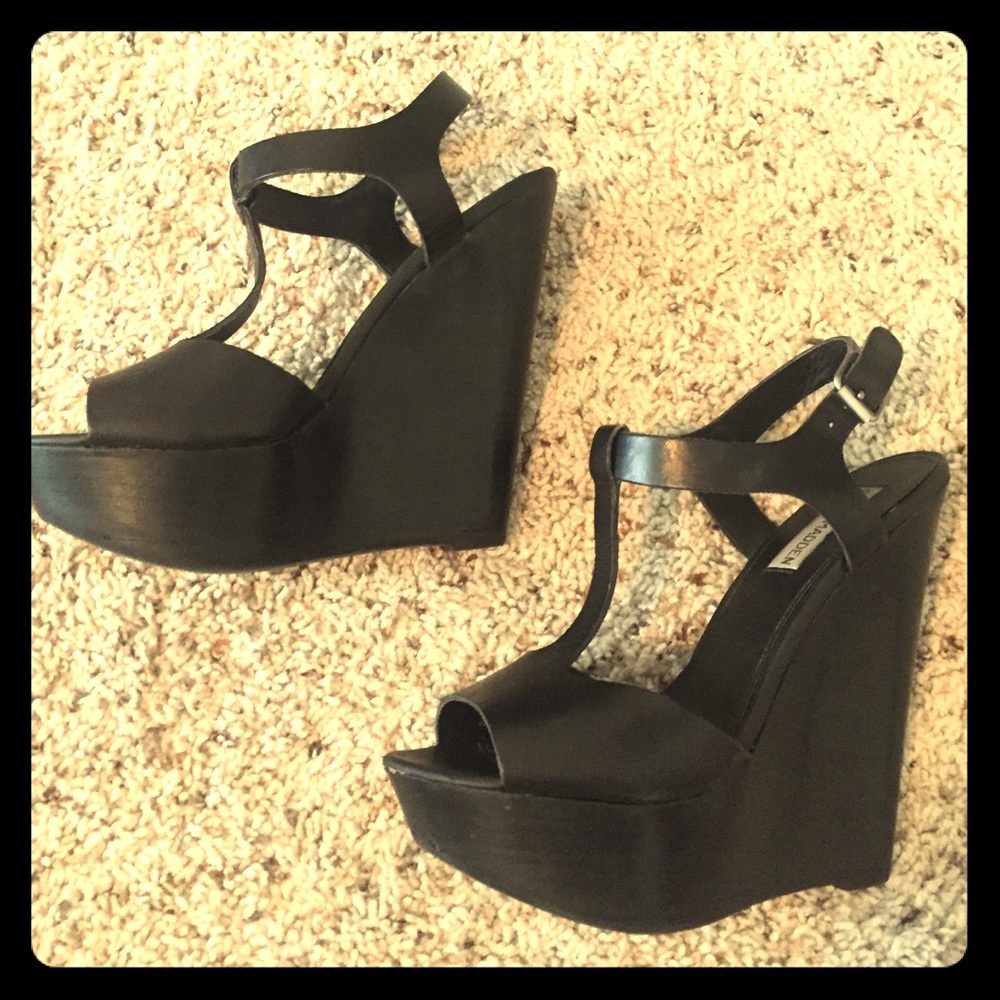 Black Steve Madden wedges sz 7