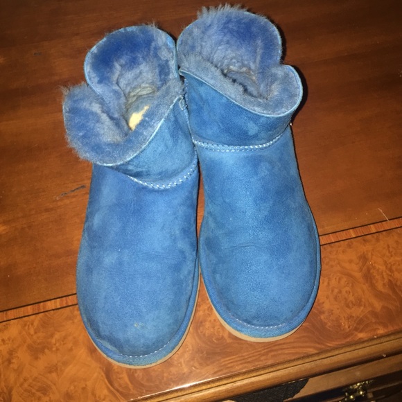 Blue uggs - Picture 2 of 3