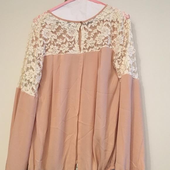 Charming Charlie blouse with lace detail - Picture 4 of 4